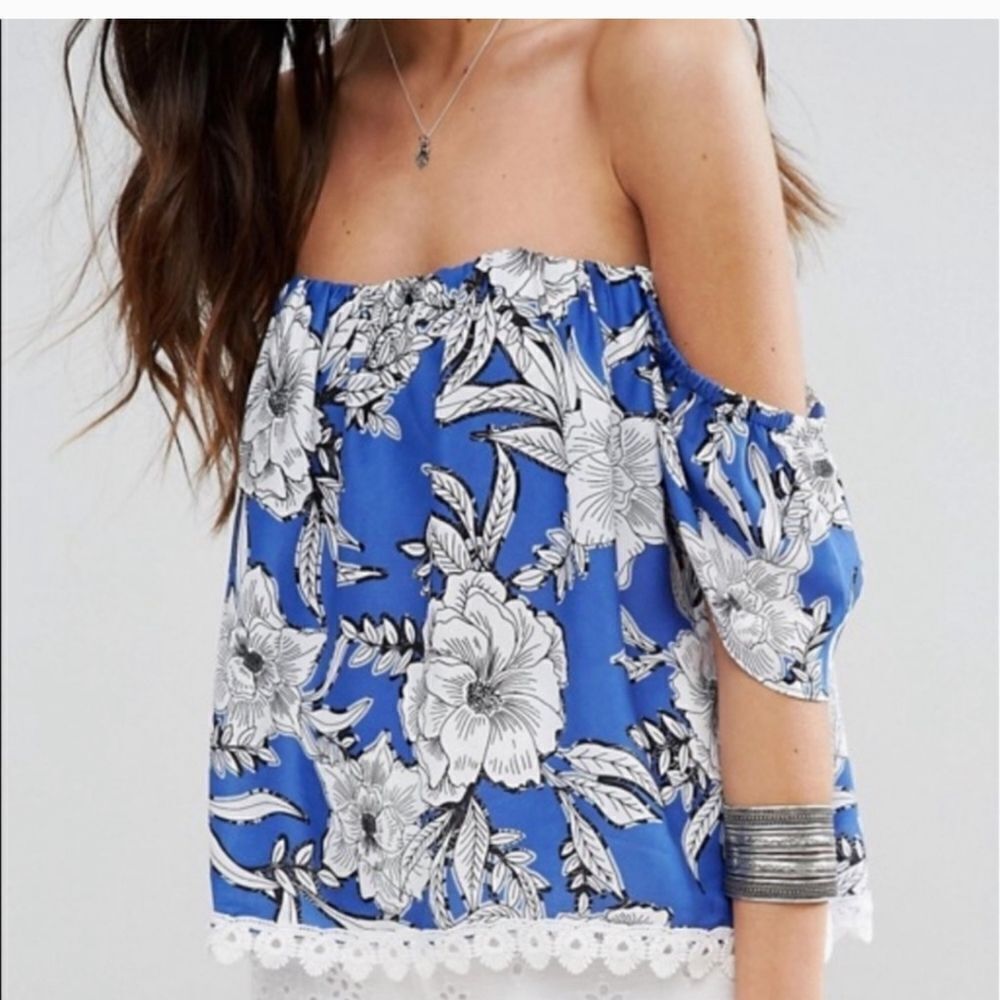 NWT Lovers + Friends Lifes A Beach Floral Top - Picture 15 of 16